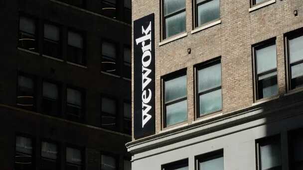 Почему обанкротился созданный Адамом Нойманном WeWork и кто от этого пострадал