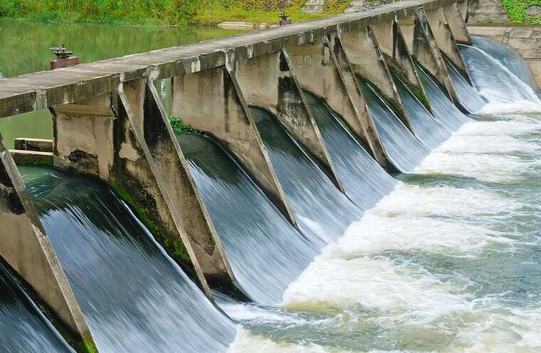 Как рабочие китайского завода в Казахстане за год использовали воду из 10 бассейнов