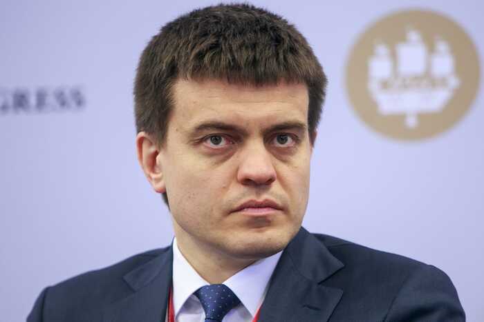 Михаил Котюков подписал закон, повышающий пенсии для депутатов и чиновников Красноярского края
